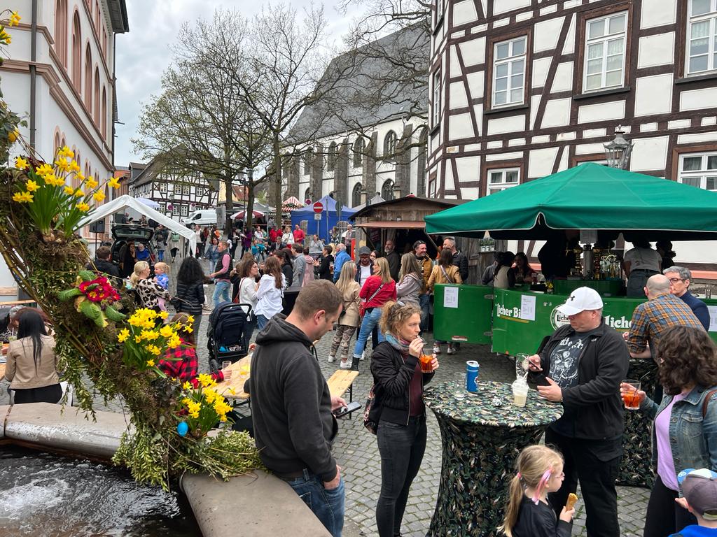 Rud um den Rathausbrunnen 1